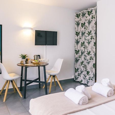 Logis Hotel & Restaurant Le Soleil D'Or Montigny-la-Resle Eksteriør bilde