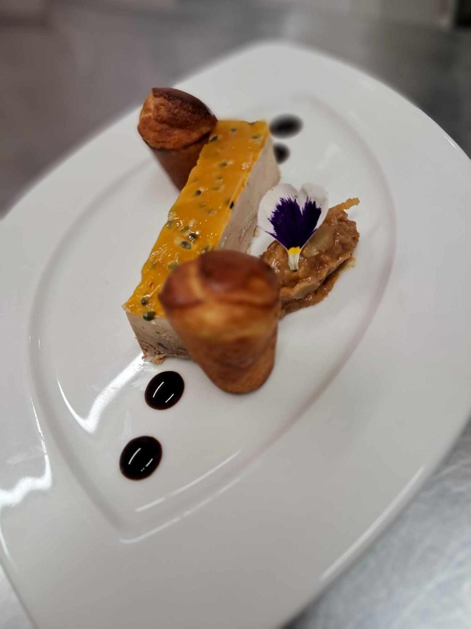 Logis Hotel & Restaurant Le Soleil D'Or Montigny-la-Resle Eksteriør bilde